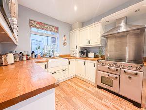 Photo 16- click for photo gallery